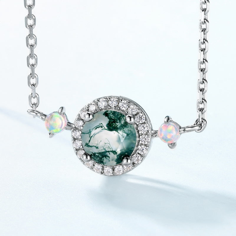 Luxurious Moss Agate Sterling Silver Round-cut and Diamond-surrounded Choker Necklace