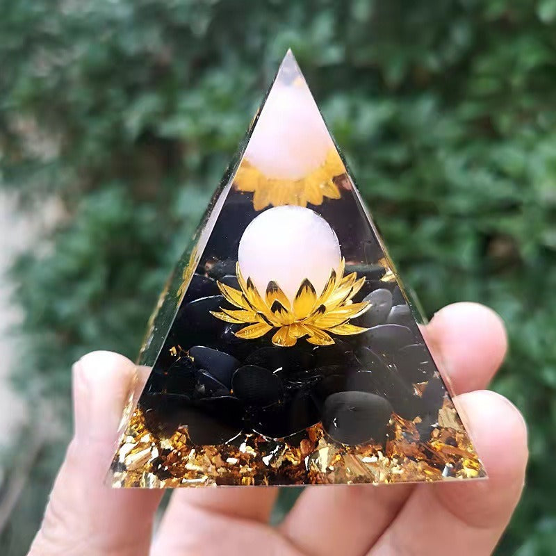 Sheehas Natural Crystal Pyramid | Cosmic Energy Resonance × Crystal Healing × Sacred Geometric Aesthetics