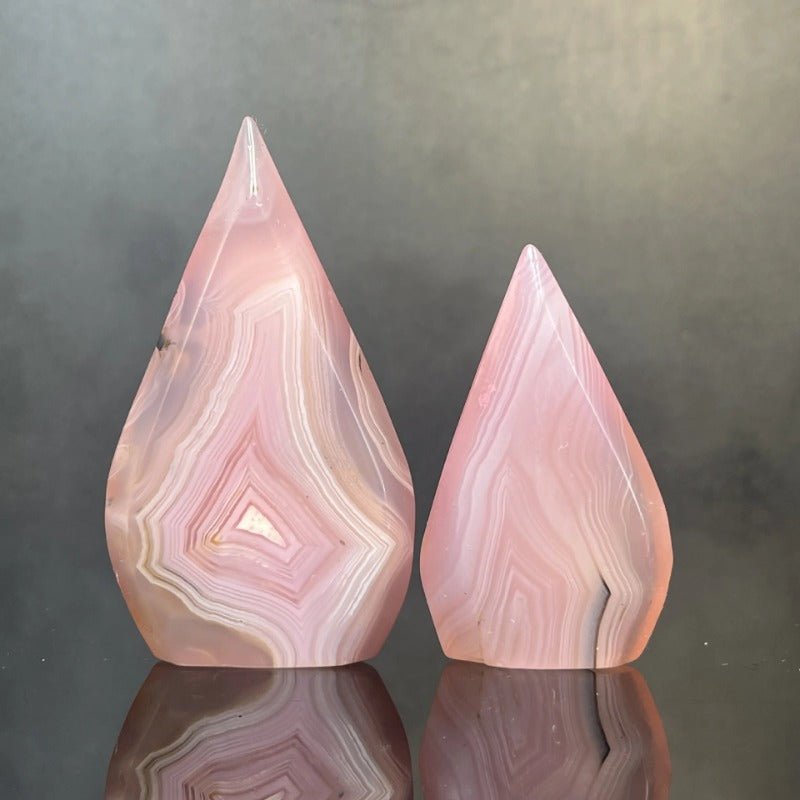 Sheehas Feng Shui Natural Pink Agate Flame Shaped Carving Ornament - Encounter with Love - 我的商店 - Ornaments