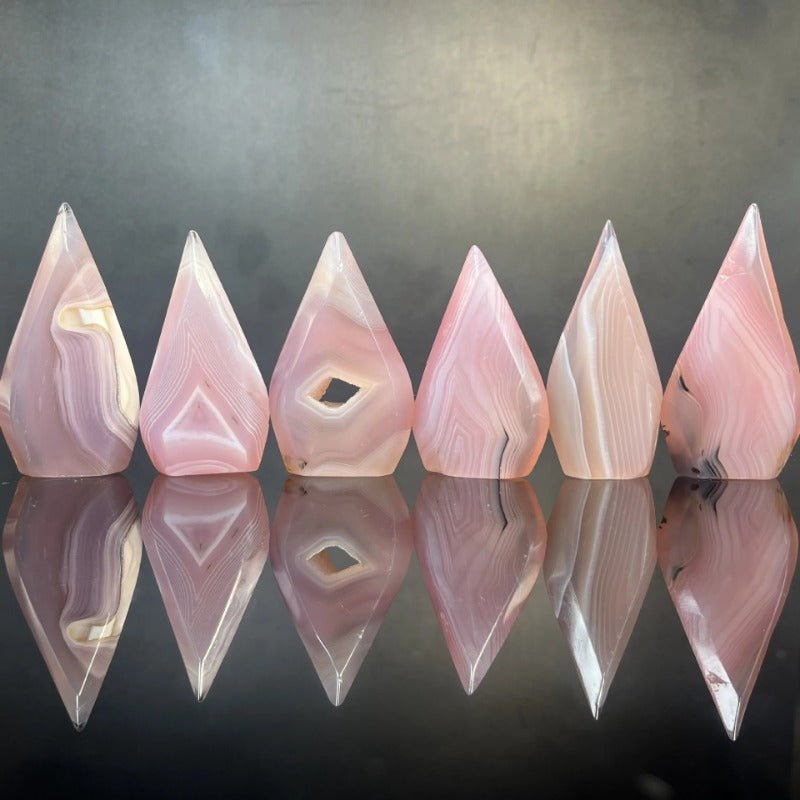 Sheehas Feng Shui Natural Pink Agate Flame Shaped Carving Ornament - Encounter with Love - 我的商店 - Ornaments